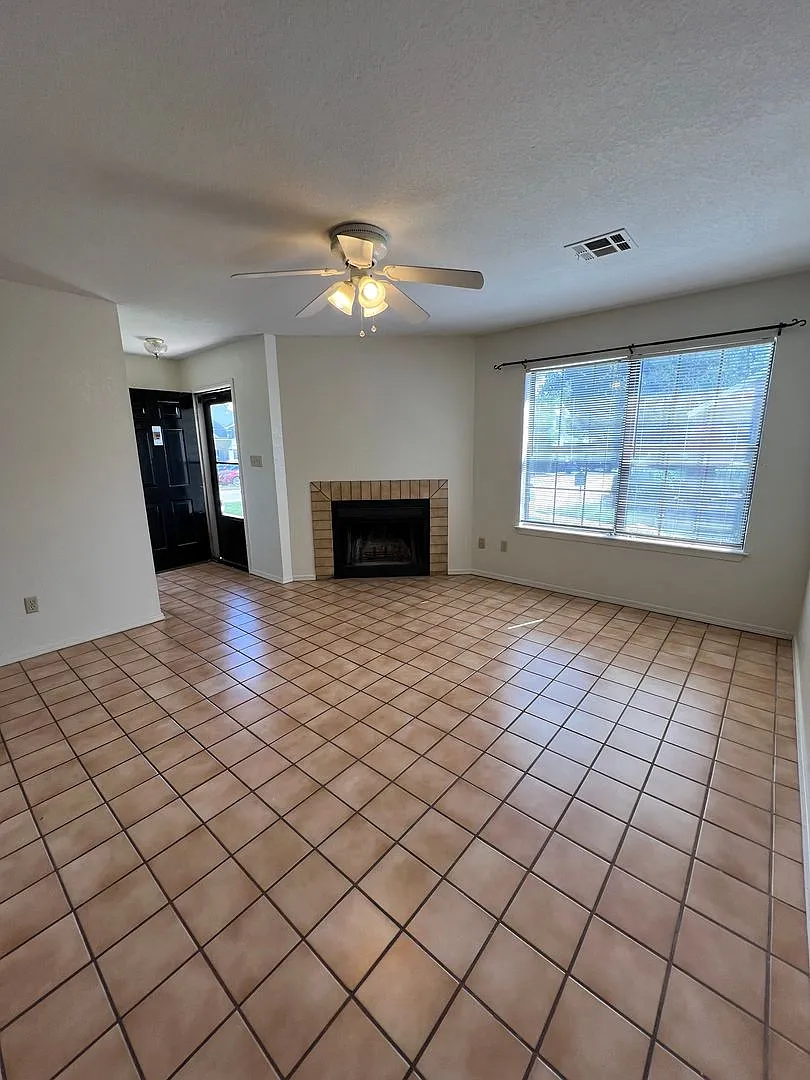 2/2 Condo at Nottingham in Norman — Photo 4