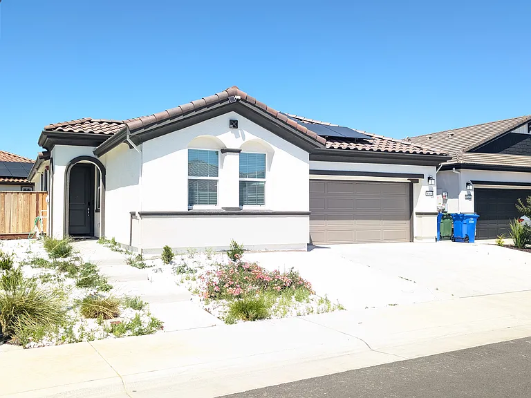 8341 Orla Way — Photo 2
