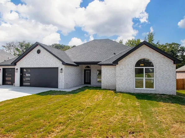 2724 E Maryland Ave, Sherwood, AR 72120