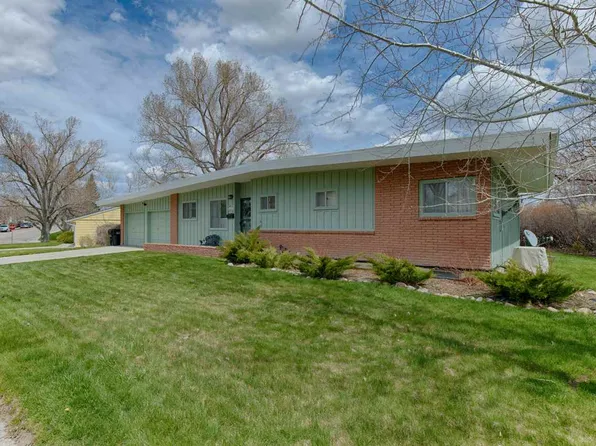 3021 Meadow Dr, Casper, WY 82604