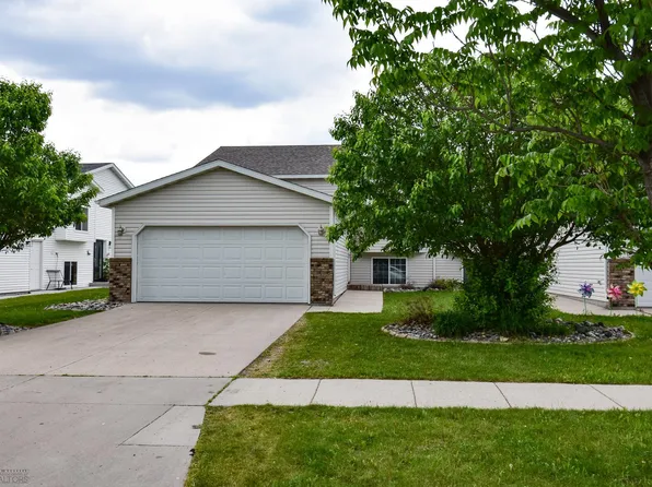 917 11th St W, West Fargo, ND 58078