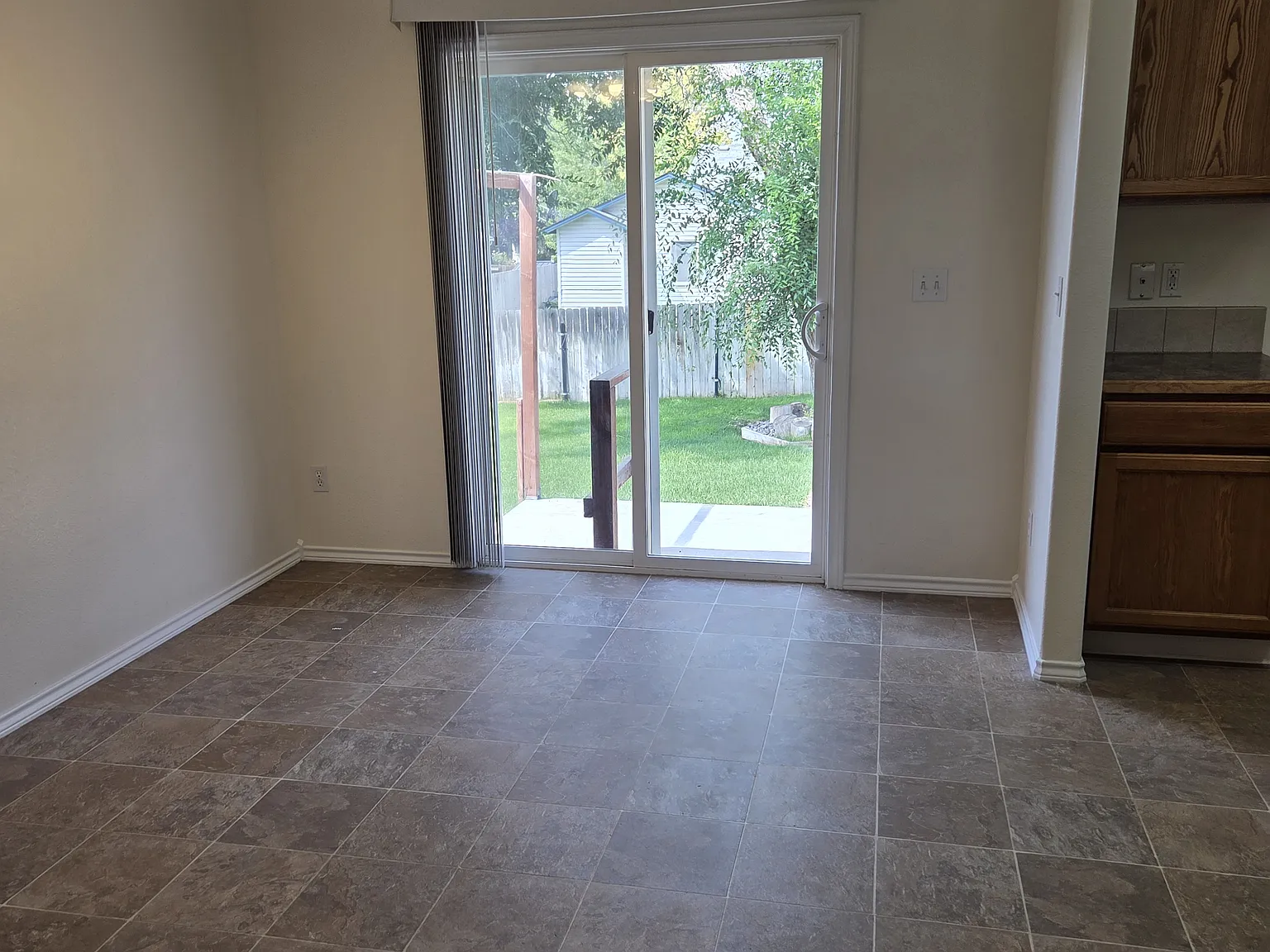 3 bed, 1180 sqft, $1,700 — Photo 3