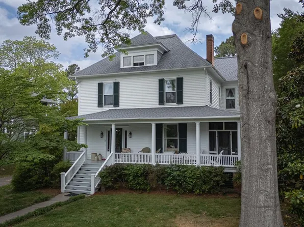 5 Market St, Onancock, VA 23417
