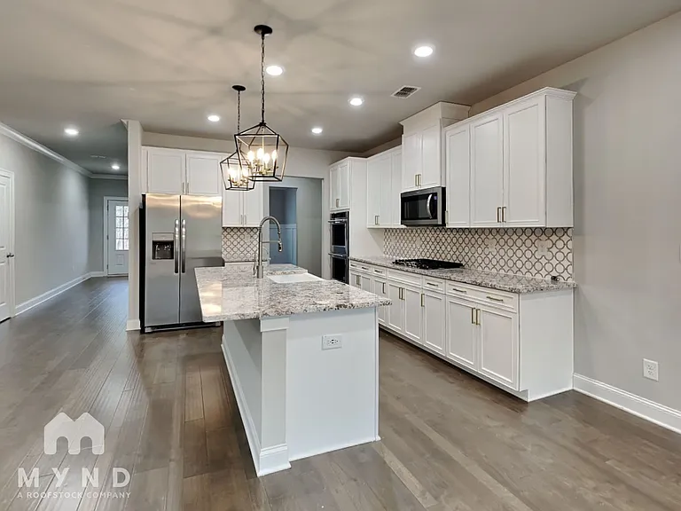 354 McDaniel Pl — Photo 2
