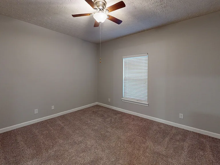Aspenwood Apartments — Photo 36