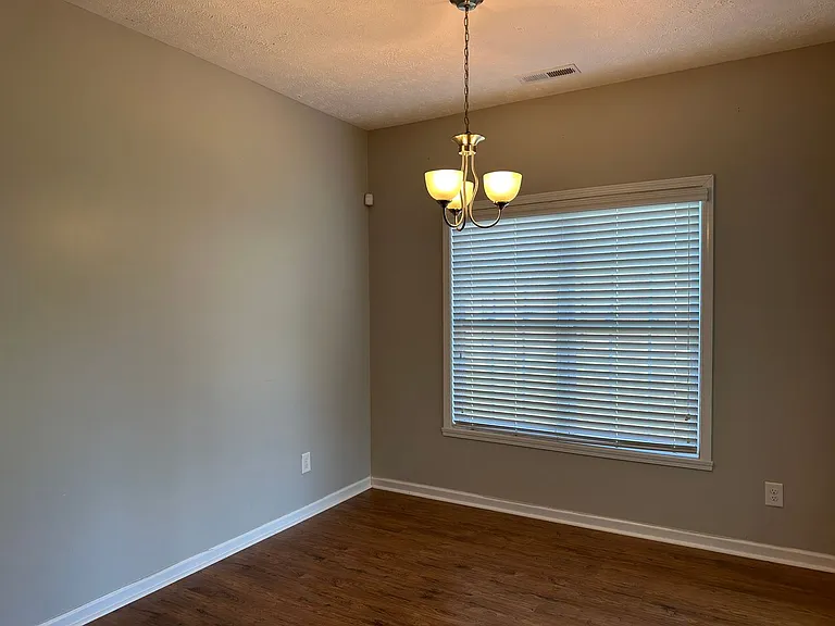 498 New Castle — Photo 15