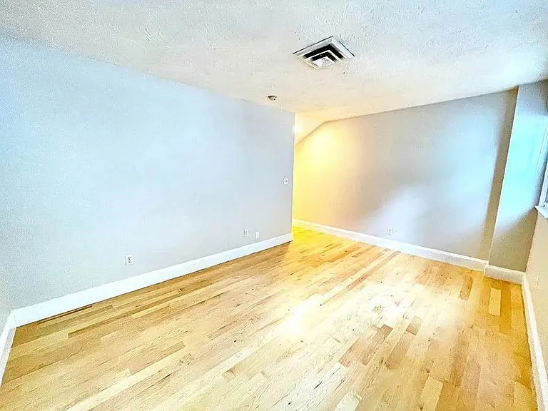 184 Cottage St #101B — Photo 11