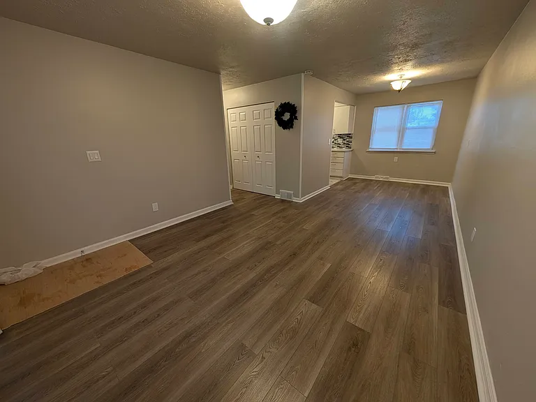 799 Gates Ave — Photo 5