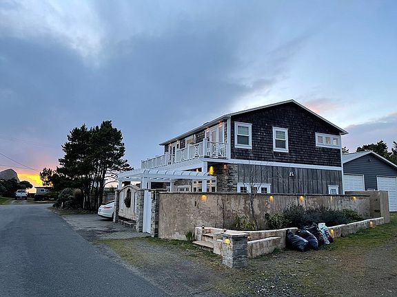 3rd image of 33435 Shore Dr