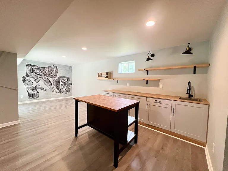 1355 Tiburon Dr — Photo 18
