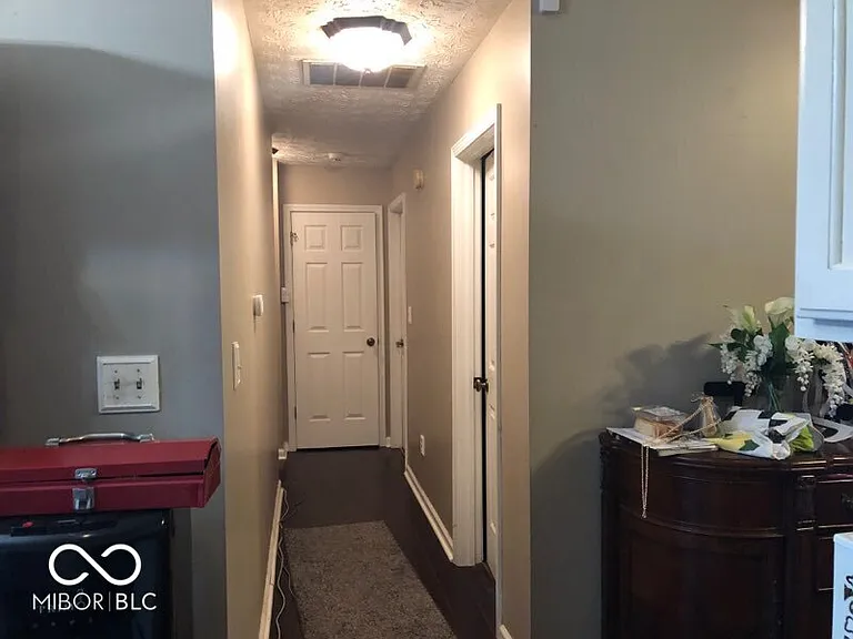 425 Polk Manor Dr — Photo 5