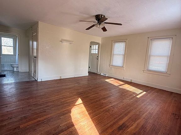 3rd image of 650 Salem Ave #B
