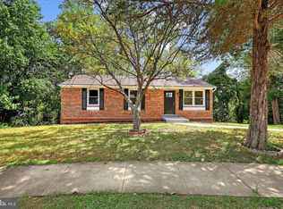 7410 Roanne Dr, Oxon Hill, MD 20745