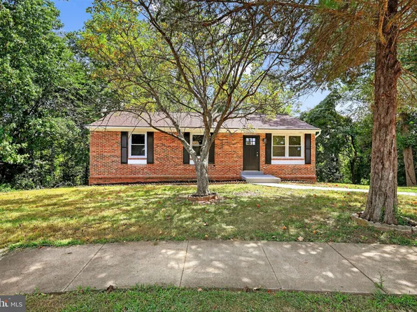 7410 Roanne Dr, Oxon Hill, MD 20745