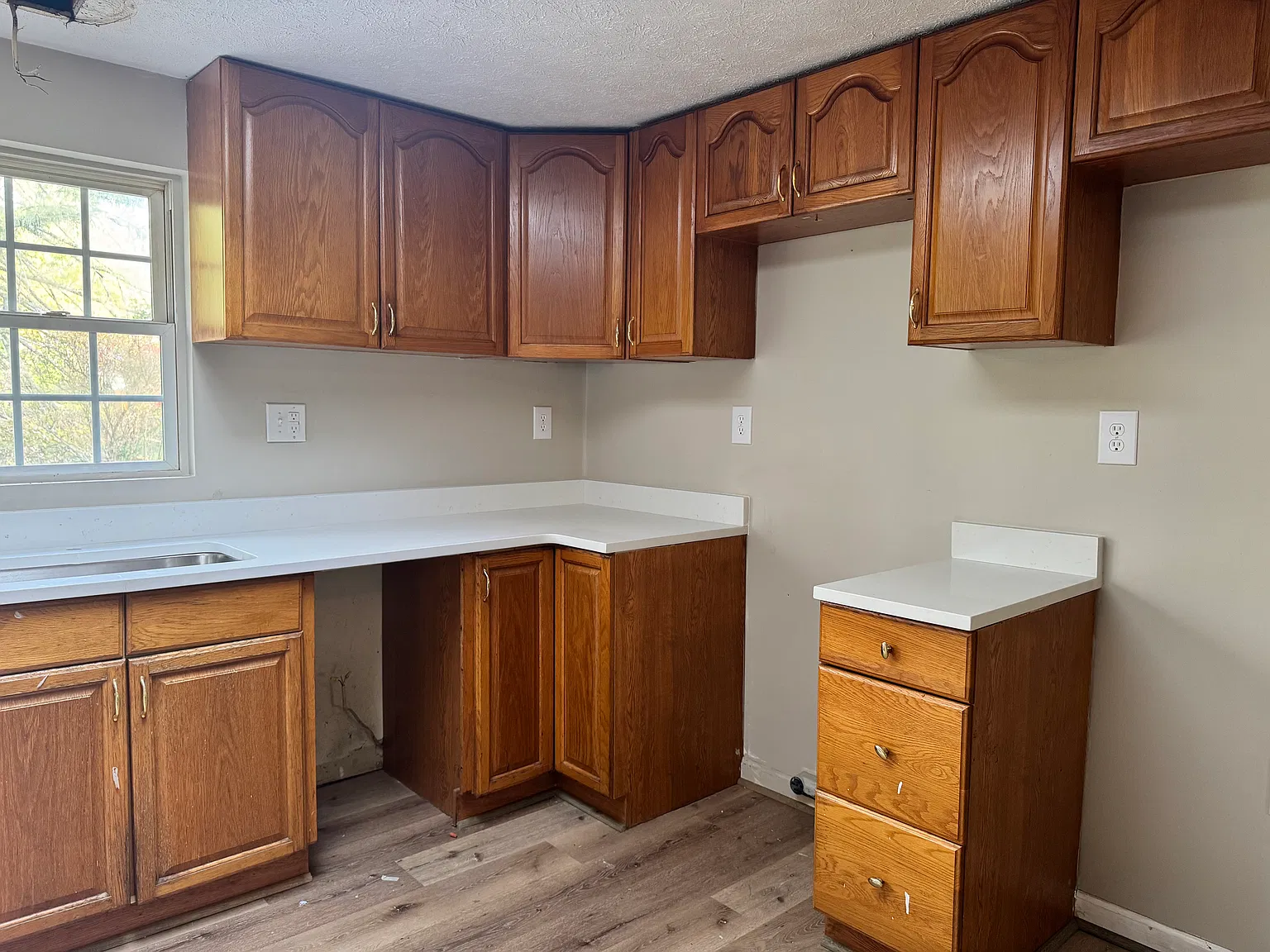 2 bed, 888 sqft, $1,650 — Photo 2