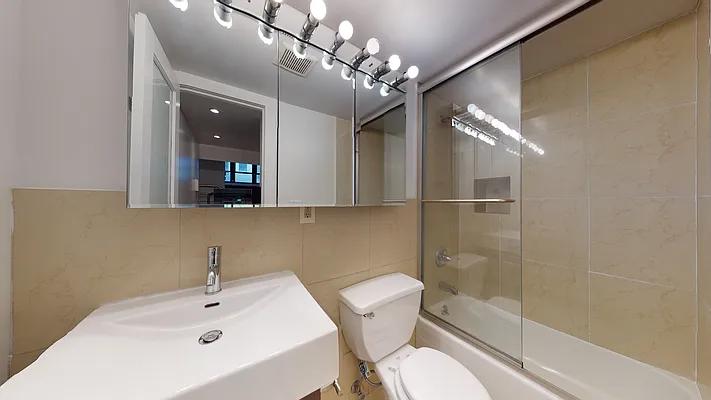 Rented by Bond New York | media 19