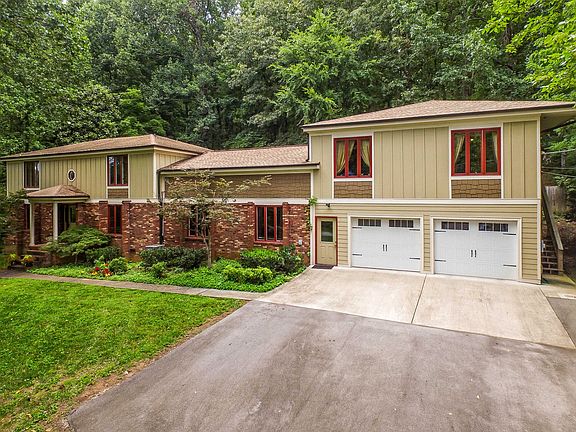 2nd image of 8125 Ainsworth Dr