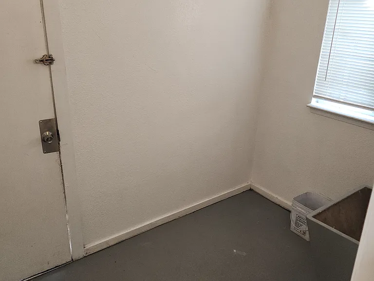 1005 Callen St — Photo 15