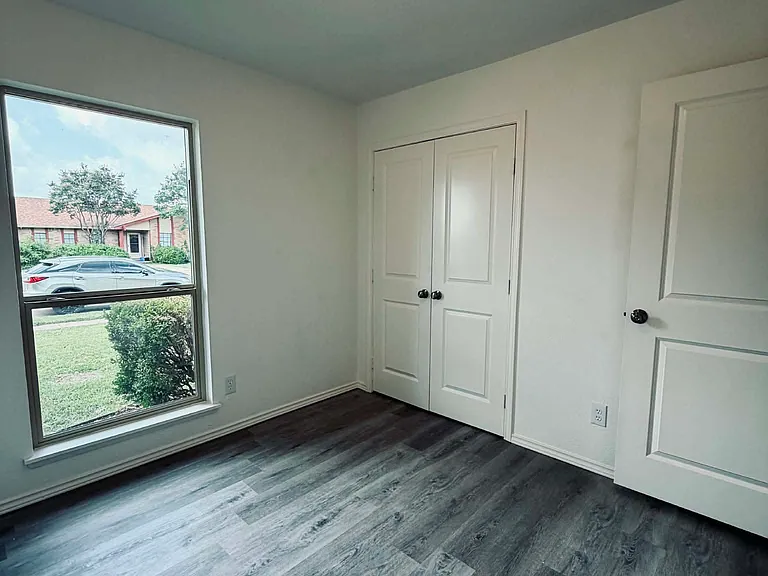 1101 Lombardy Dr — Photo 10
