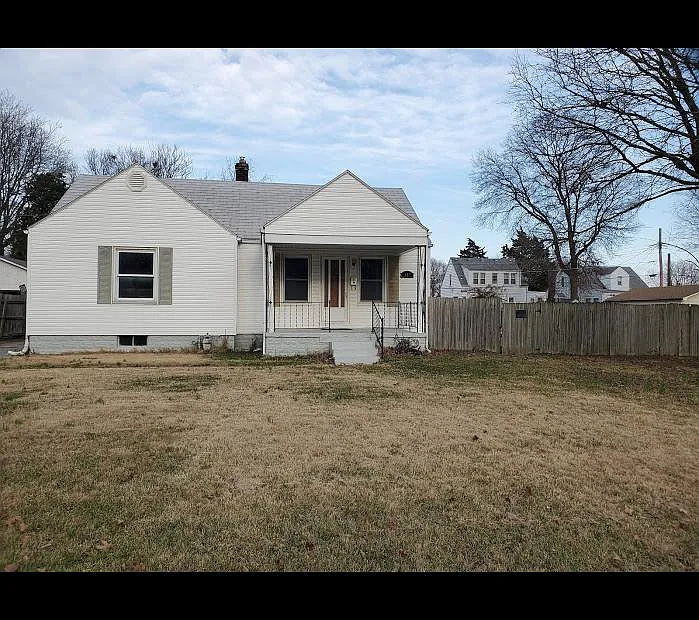 447 Chaudet Ave photo 1