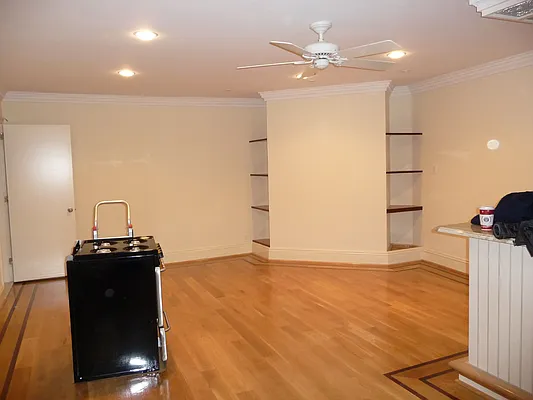 Rented by Frank Valvo Real Estate | media 35