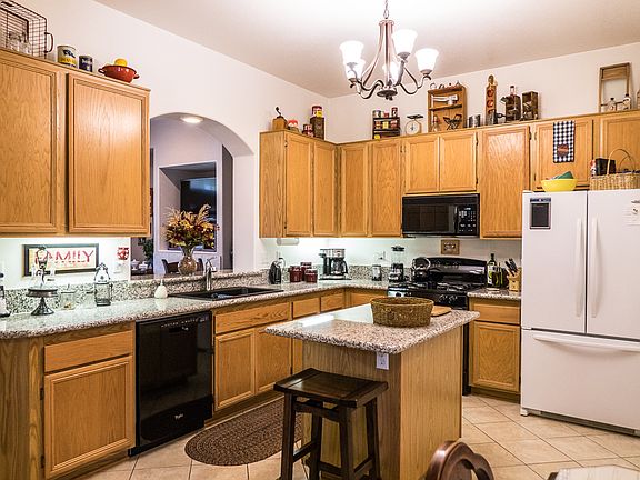 4th image of 39793 Saint Honore Dr