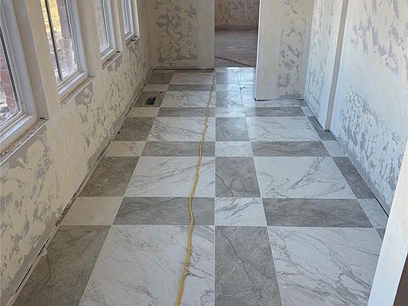 3rd image of 14725 Autumn Ridge Ln