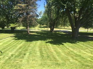 W278N2101 Lakeview Dr, Pewaukee, WI 53072