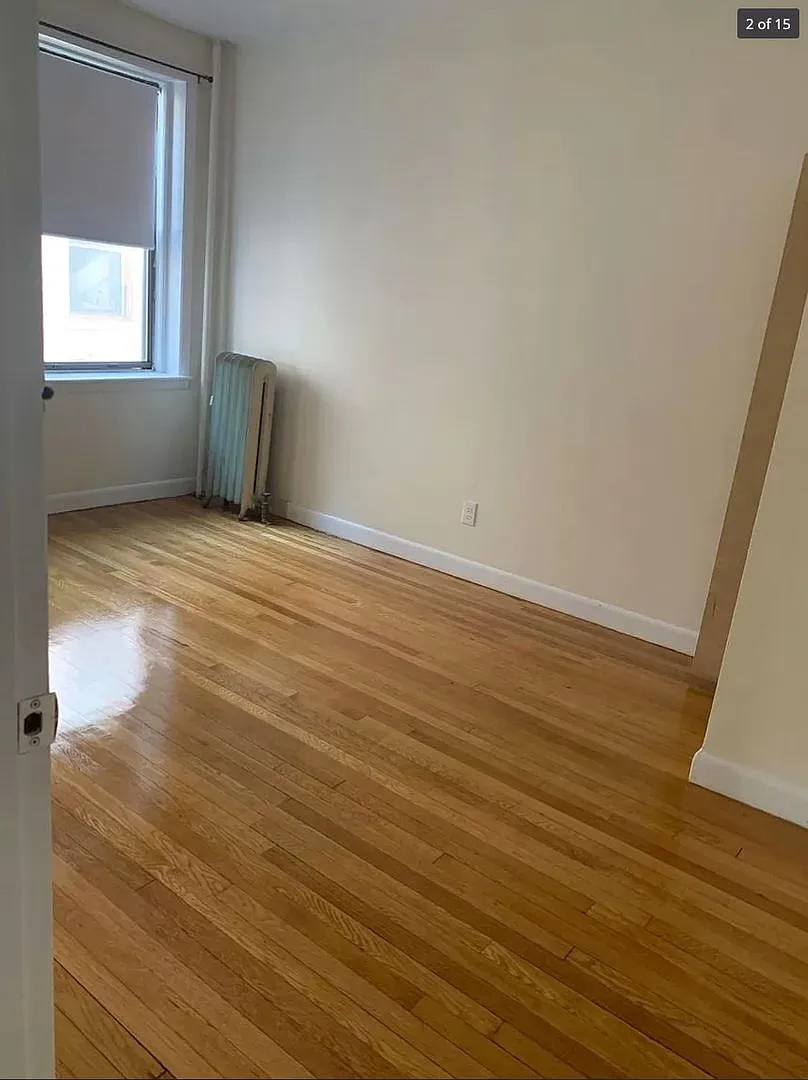Charming 3 Bedroom-No Broker Fee — Photo 1