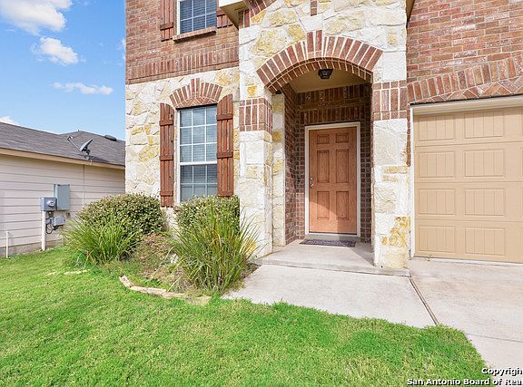 2nd image of 815 Cowhide Dr