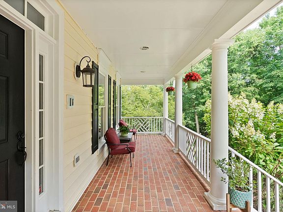 4th image of 16720 Sommertime Ln