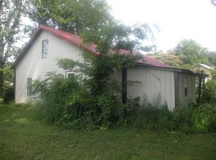 1085 Highway, Center, KY 42214
