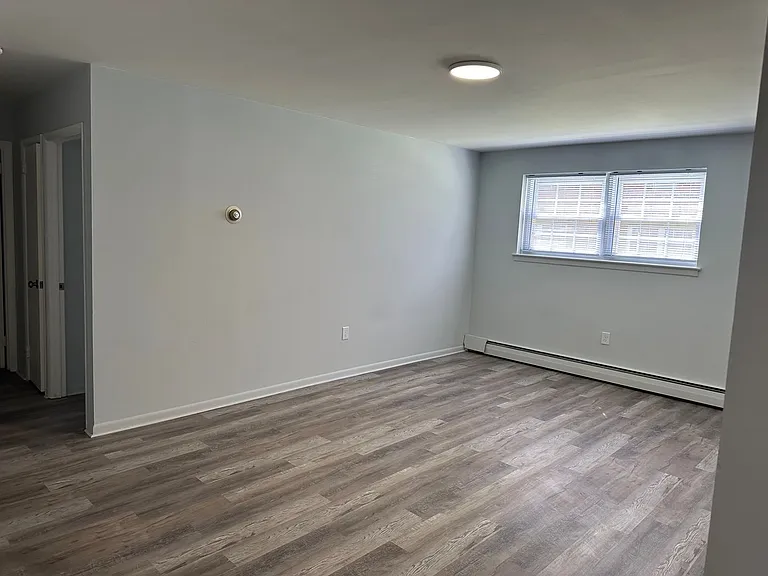 500-502 West Ave — Photo 11