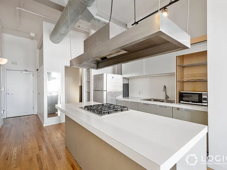 159 W Broadway #304 — Photo 6