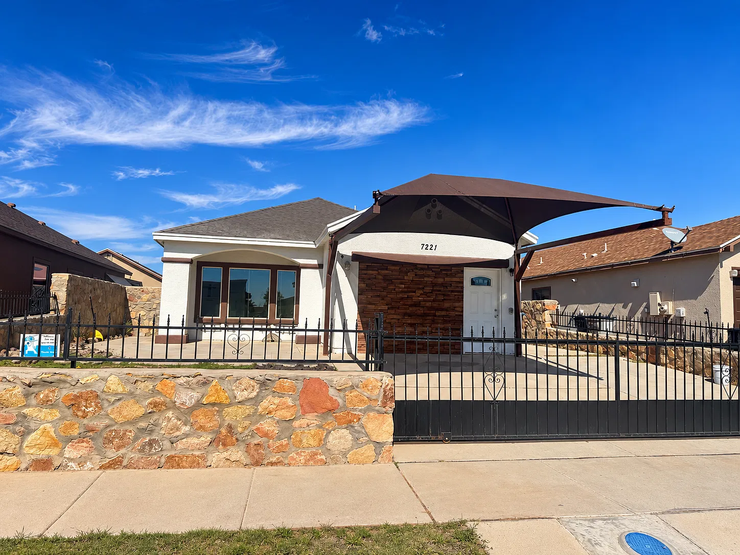 3 bed, 1280 sqft, $1,800 — Photo 1