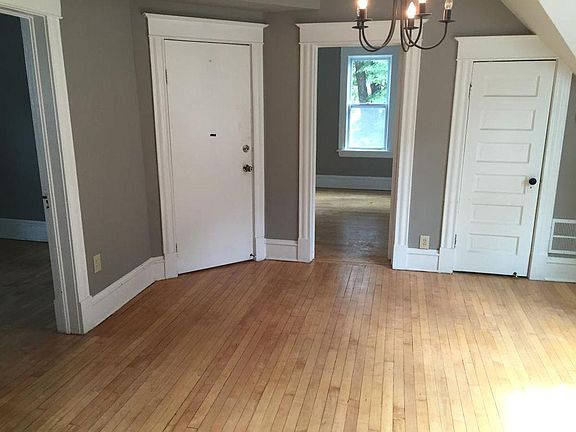 3rd image of 2236 Pierce St NE #2