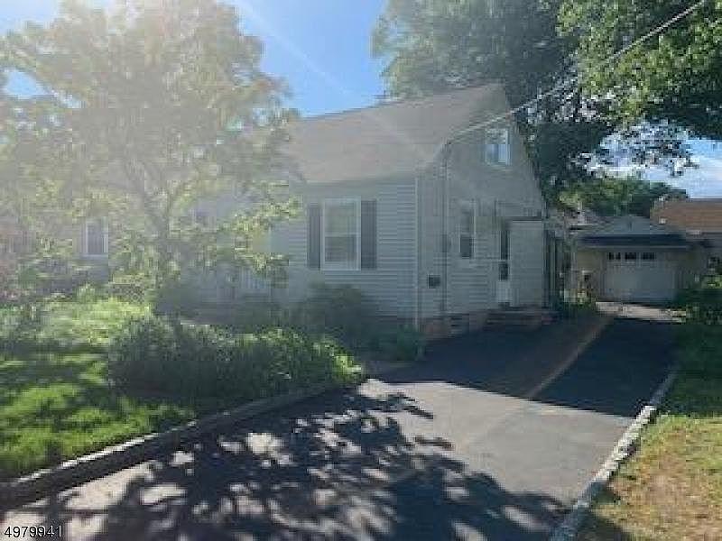 2nd image of 654 Quinton Ave