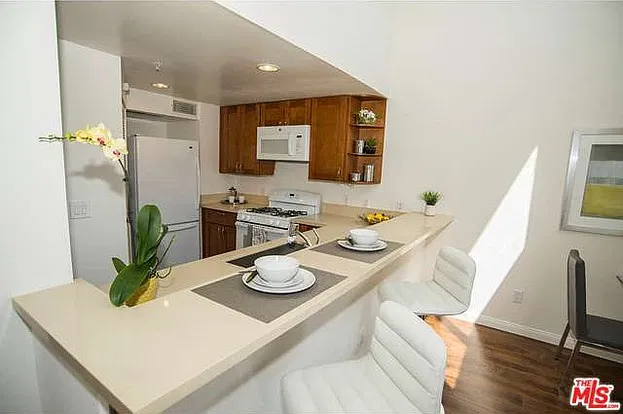 1 bed, 980 sqft, $3,695 — Photo 2
