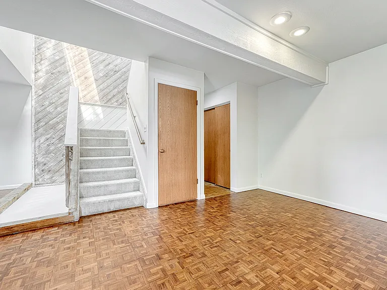 1181 S Yosemite Way — Photo 6