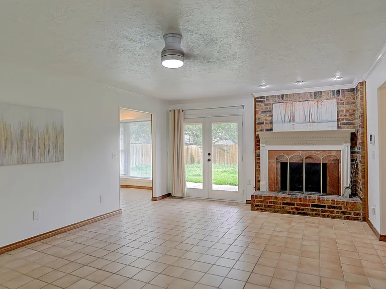 2102 Apollo Rd — Photo 3
