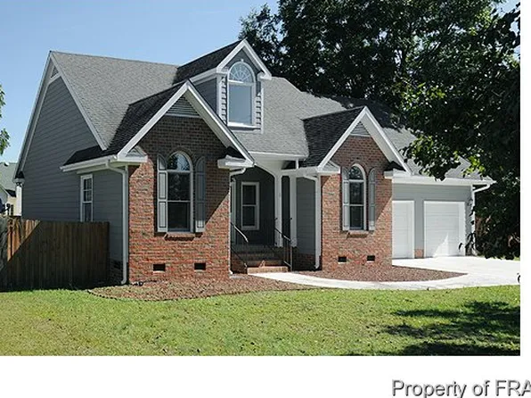 18 Canyon Ct, Sanford, NC 27332