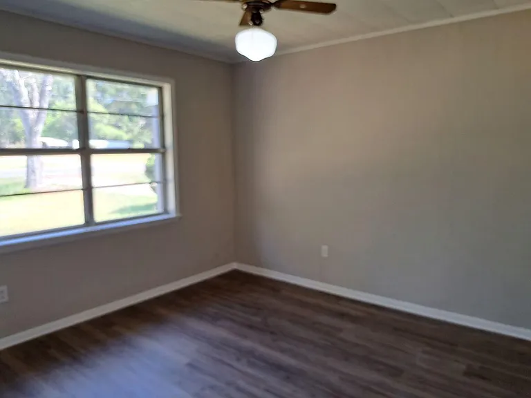 1047 N Preston St — Photo 4