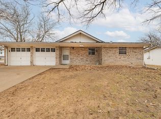 1211 W Cage St, Stephenville, TX 76401