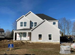 135 Mohican Ln, Pataskala, OH 43062