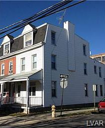 2nd image of 937 W Green St