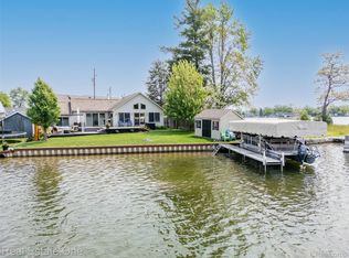16384 Whitehead Dr, Linden, MI 48451