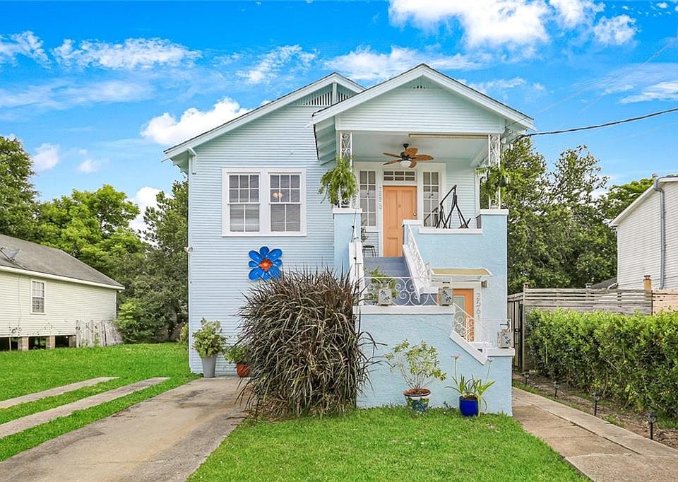 1st image of 2559-61 Gladiolus St