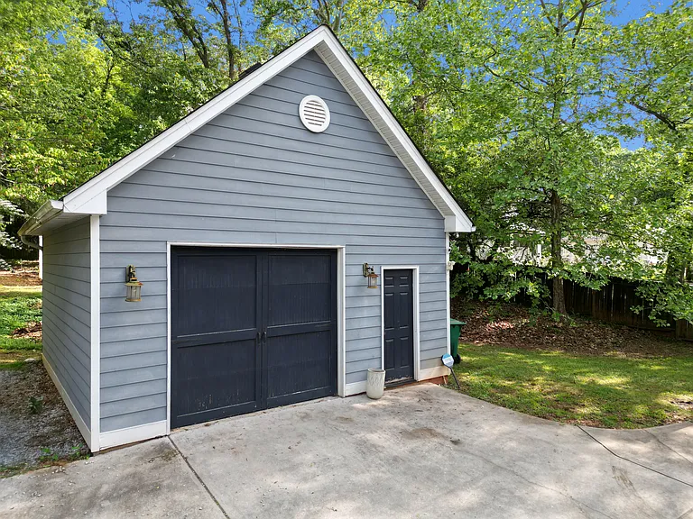 2038 East Dr — Photo 34