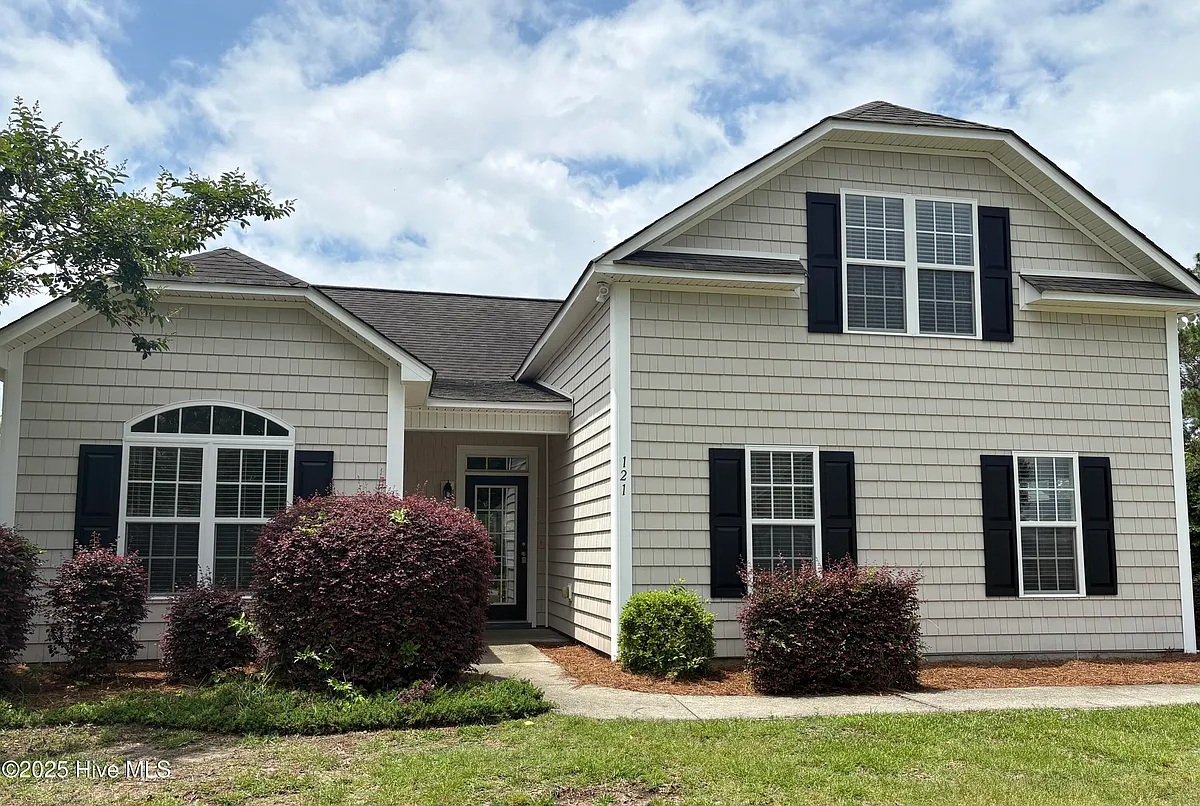 Building Photo - 121 Mulberry Cir