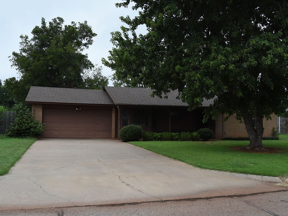 1st image of 221 Magnolia Ave